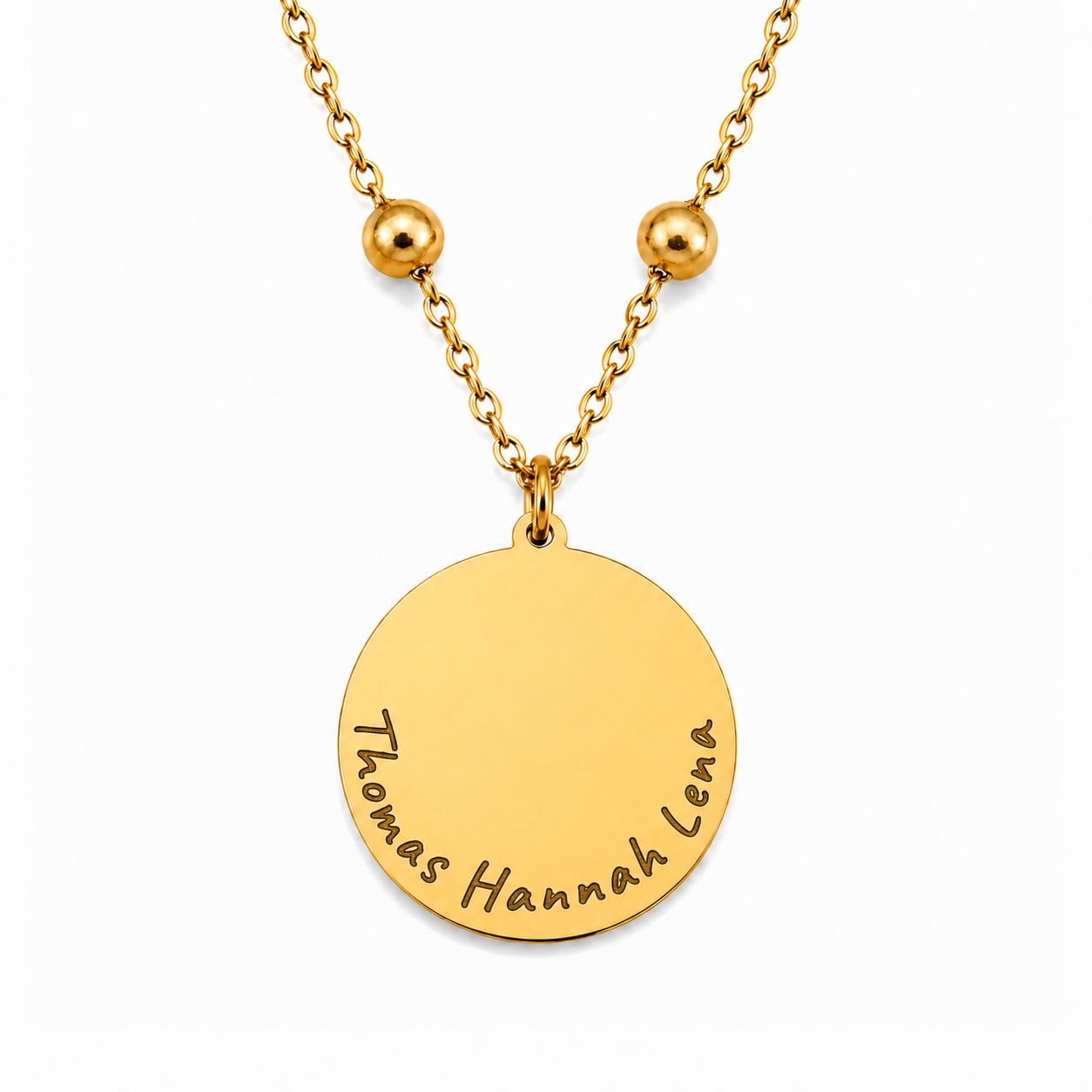 Goldenes personalisiertes Edelstahl Armband mit rundem Anhänger und Namensgravur „Thomas Hannah Lena“