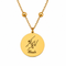 Goldenes personalisiertes Edelstahl Armband mit rundem Anhänger, Gravur von Händen mit Herz und Name „Noah“