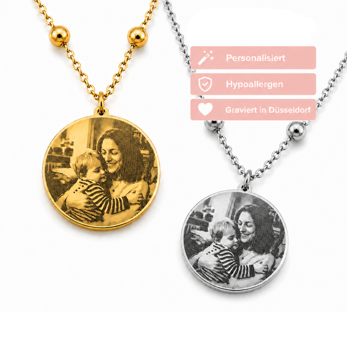 Goldene und silberne personalisierte Edelstahl Halsketten mit rundem Fotoanhänger, graviertem Mutter-Kind Motiv und Feature-Labels Personalisiert, Hypoallergen und Graviert in Düsseldorf auf weißem Hintergrund