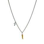 Edelstahlkette mit gelbem Chili-Anhänger und seitlichem Kreuz, symbolische Halskette aus Edelstahl.