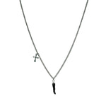 Silberfarbene Edelstahlkette mit schwarzem Chili-Anhänger und Kreuz, schlichtes und elegantes Design.