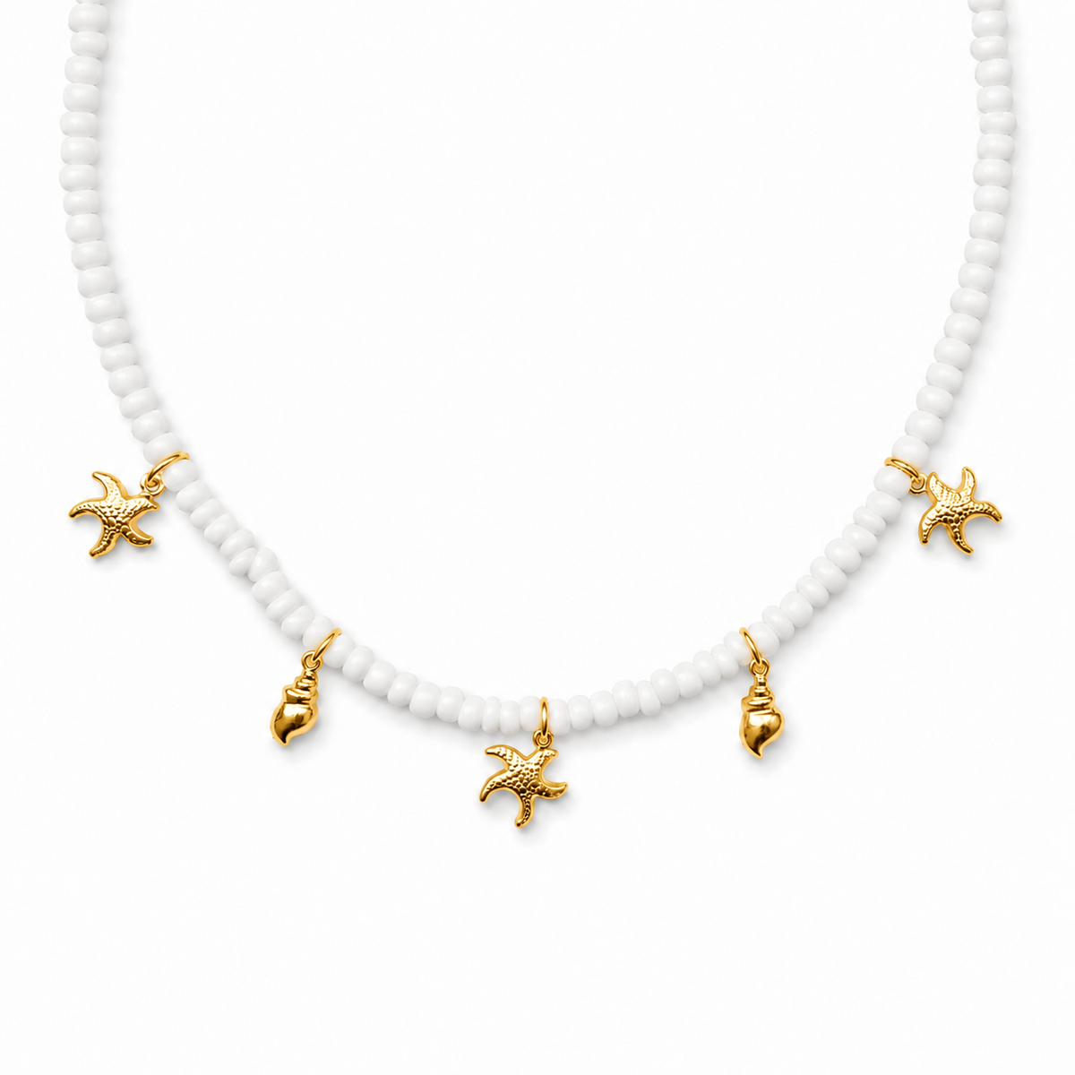 Goldene Sommer Halskette mit weißen Perlen und maritimen Charms