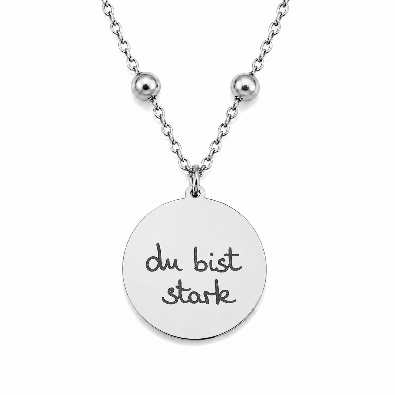 Silbernes personalisiertes Edelstahl Armband mit rundem Anhänger und Gravur „du bist stark“